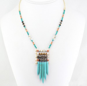 collier pierre longue style incas